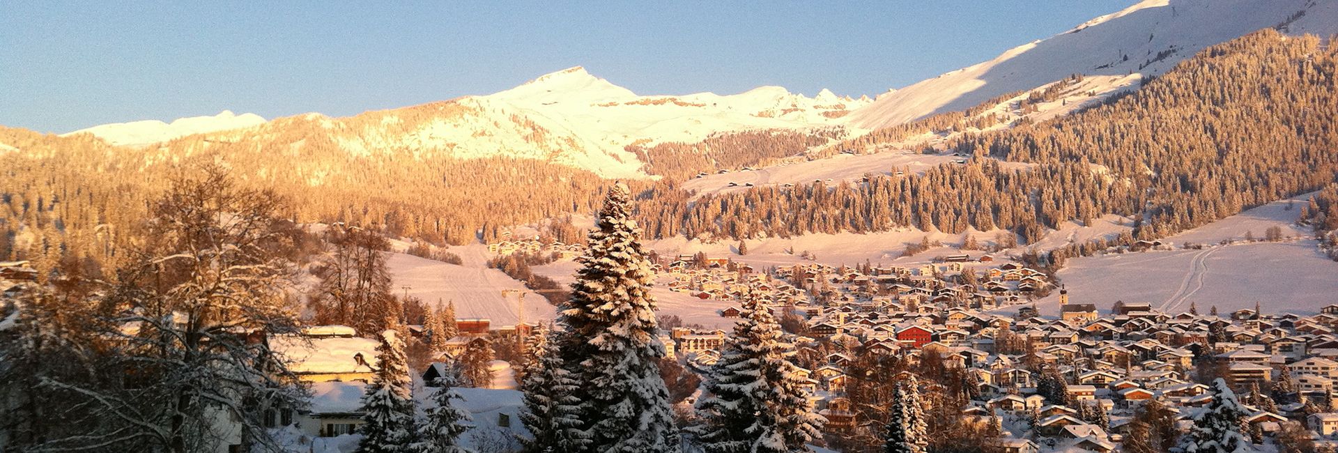 Panoramablick vom Hotel Cresta in die Flimser Bergwelt